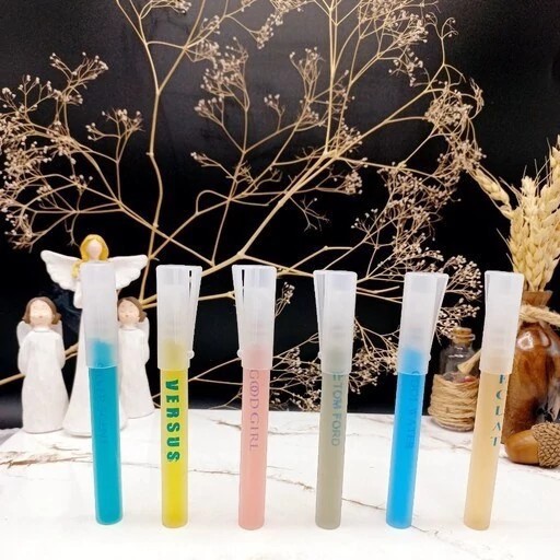 عطر جیبی خودکاری با رایحه های سرد و نت میانی شیرین ملایم مناسب برای آقایان و بانوان حجم 9 میلی لیتر بسته 1 عددی