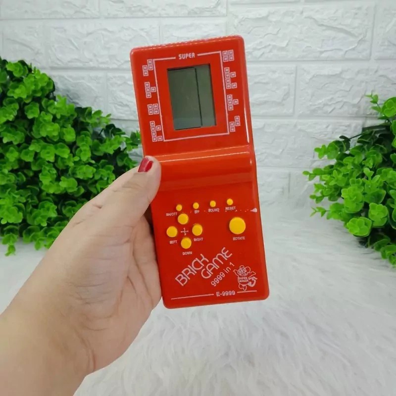 اسباب بازی مدل آتاری دستی (نوستالژی) BRICK GAME E-9999،دارای 9 بازی متفاوت،یک بازی قدیمی و خاطره انگیز (تخفیف ویژه)
