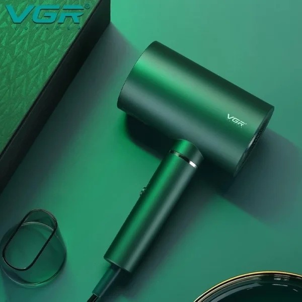 سشوار وی جی آر مدل V431 با توان 1800 وات و باد سرد و گرم