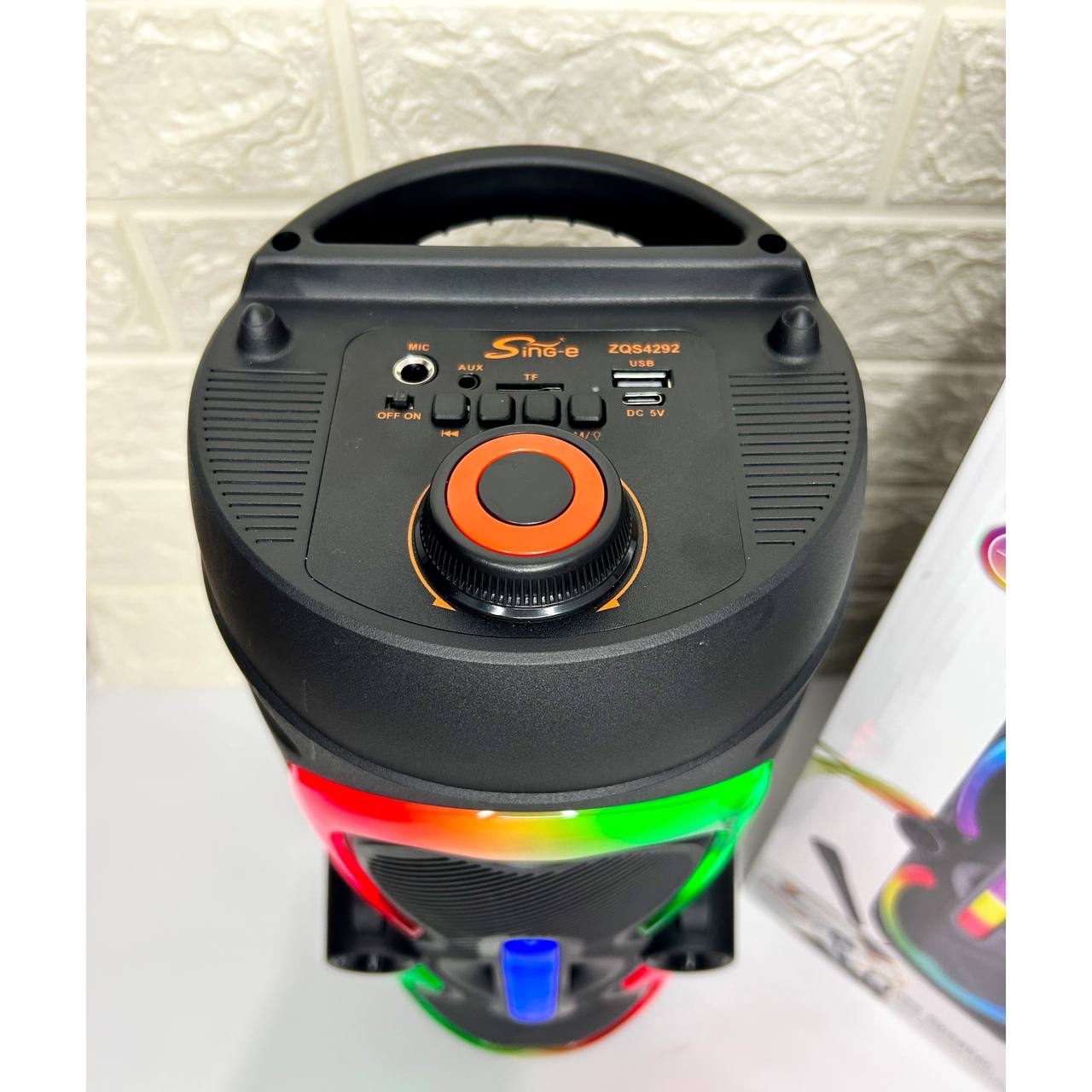 اسپیکر بلوتوثی میکروفون دار قابل حمل رقص نور RGB (ارسال پس کرایه)