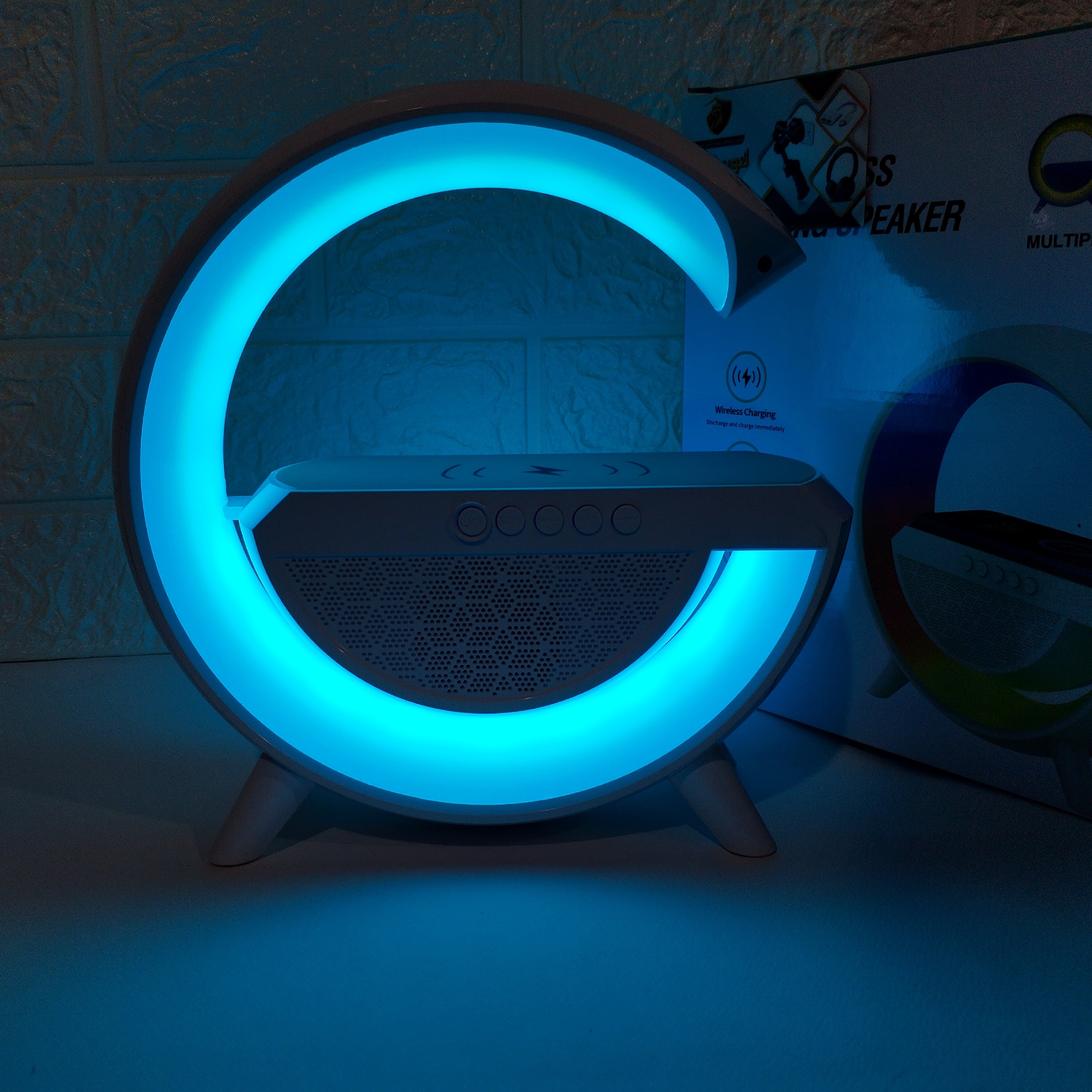 چراغ خواب بلوتوثی اسپیکر دار دارای شارژر وایرلس شب خواب رنگی RGB