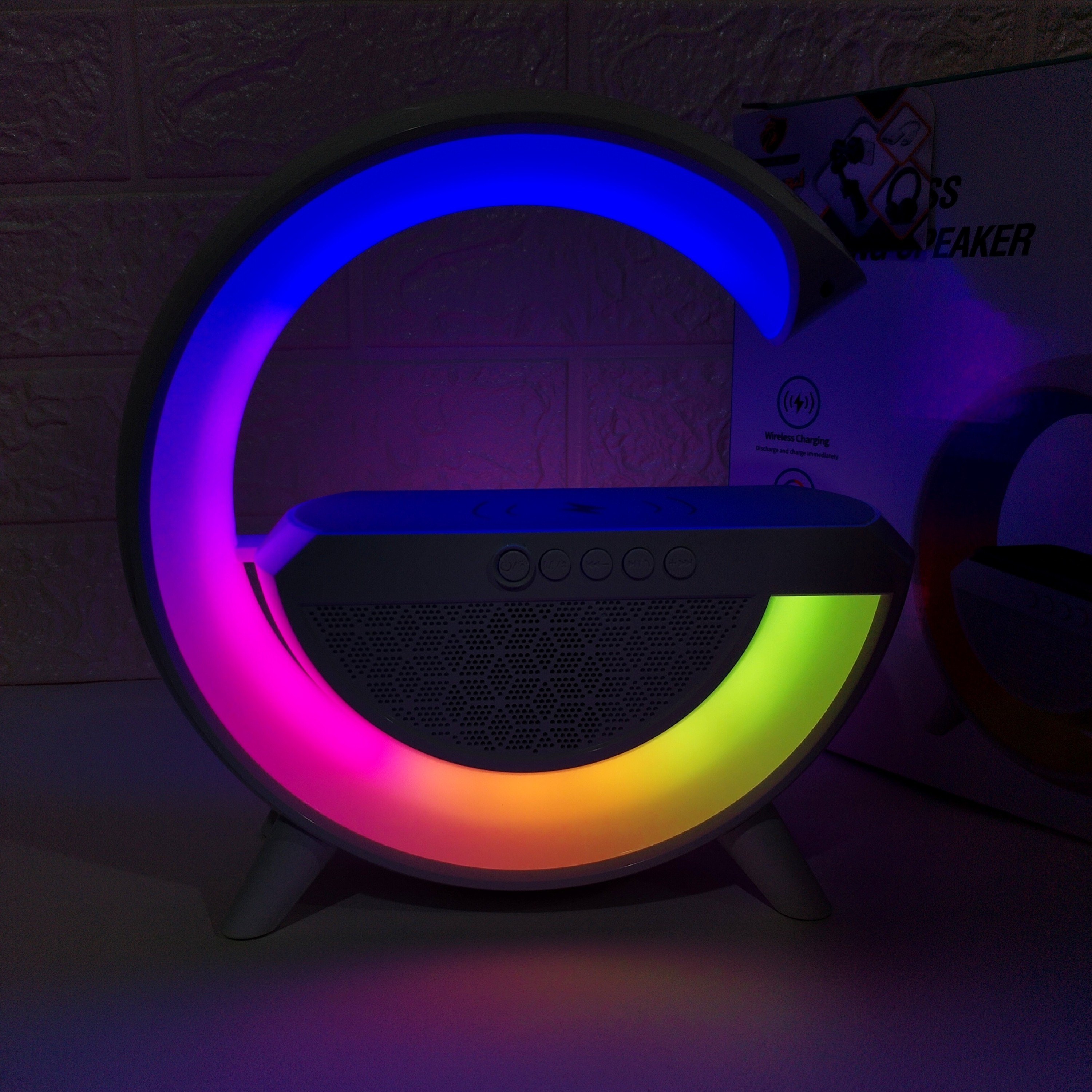 چراغ خواب بلوتوثی اسپیکر دار دارای شارژر وایرلس شب خواب رنگی RGB