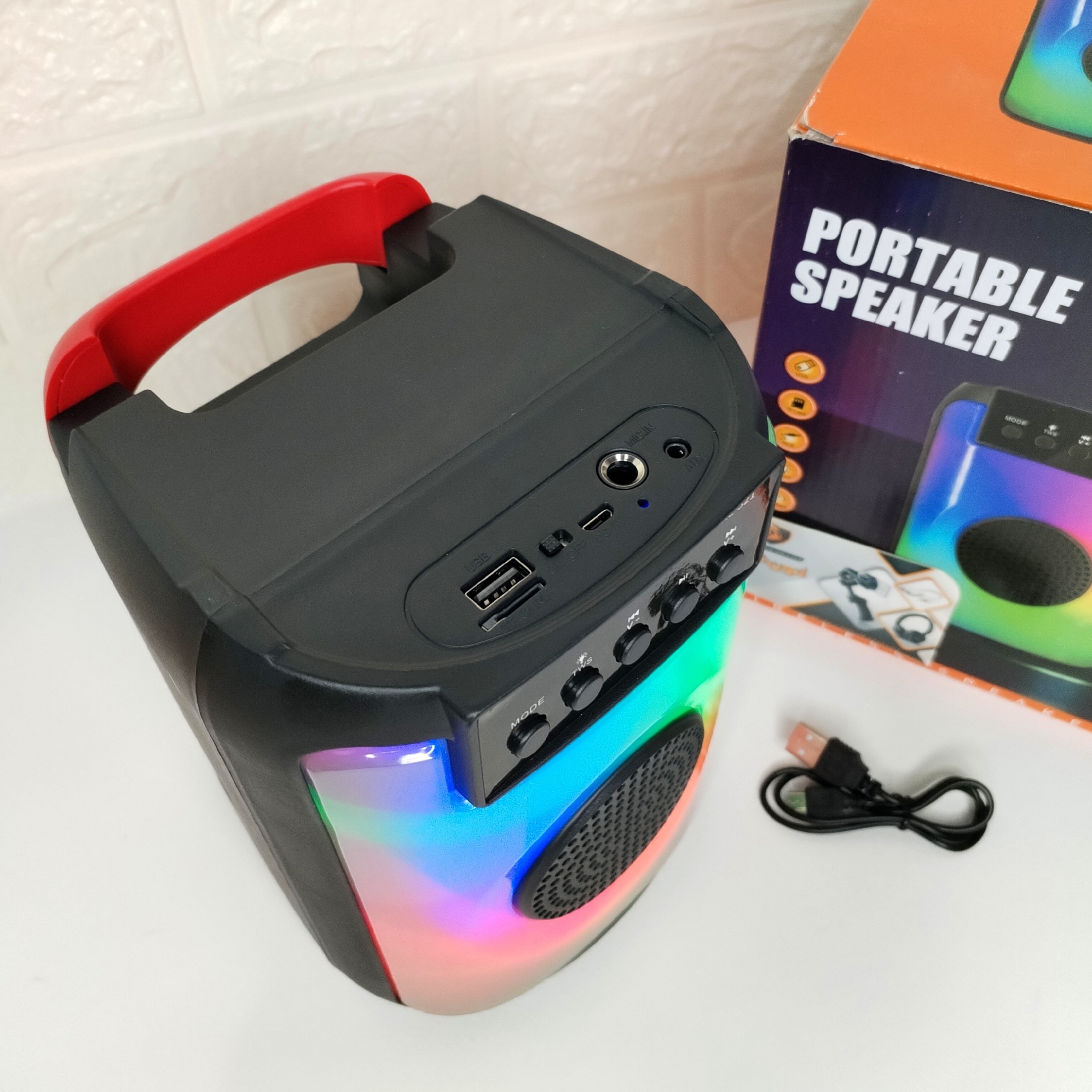 اسپیکر بلوتوثی رم خور دارای رقص نور rgb کیفیت صدای عالی اسپیکر بلوتوثی قابل حمل