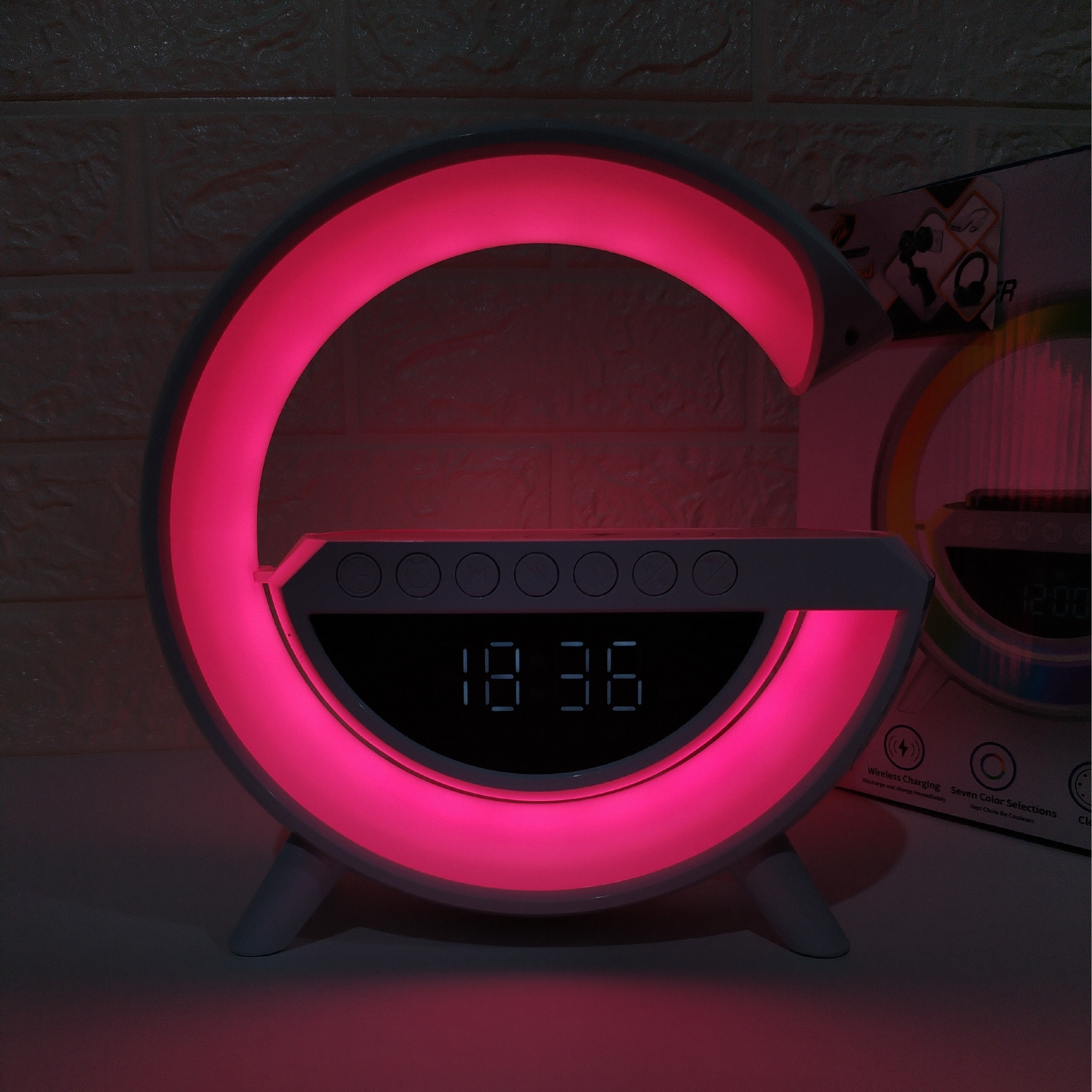 چراغ خواب بلوتوثی دارای شارژر وایرلس و اسپیکر و ساعت دارای رقص نور RGB