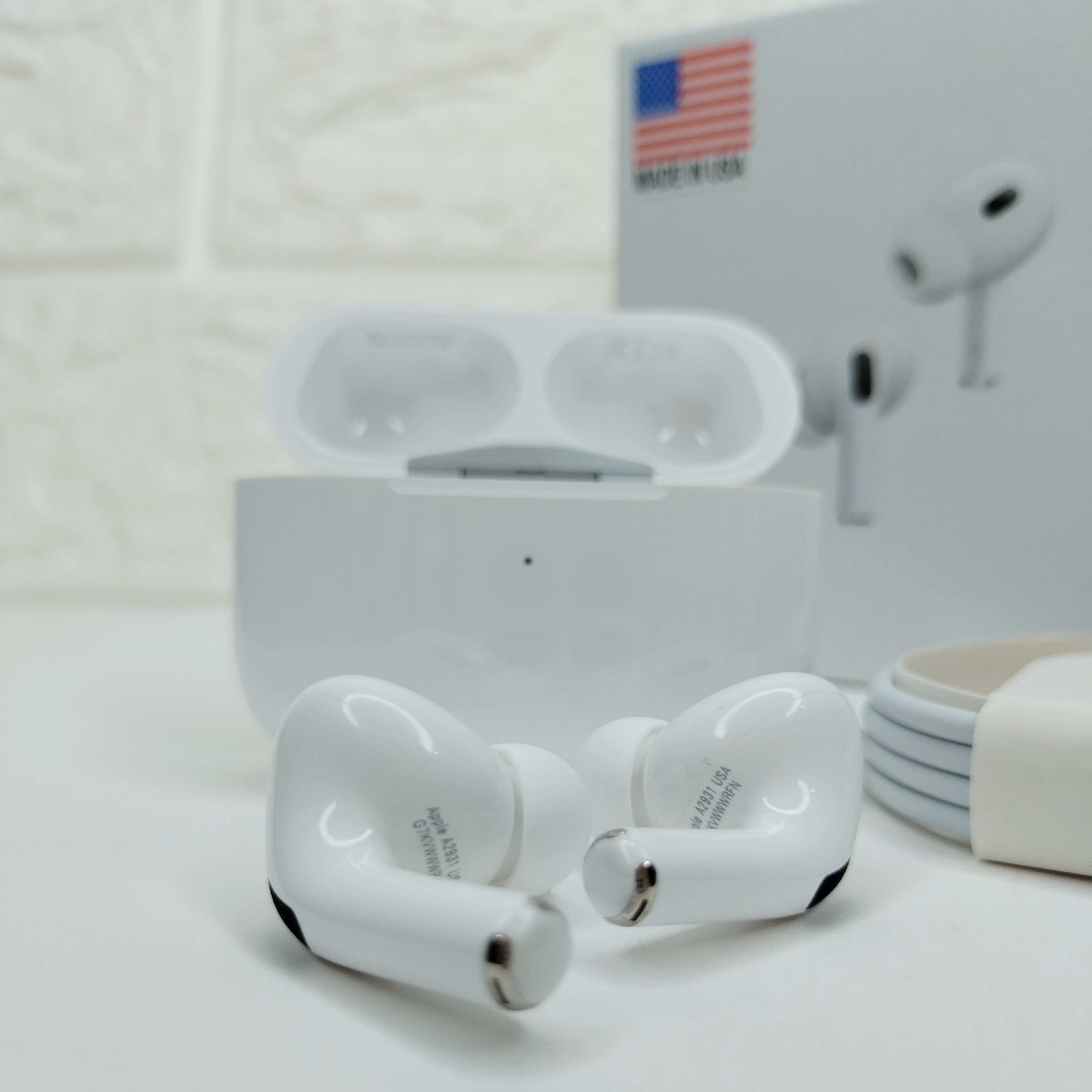 ایرپاد پرو 2 اپل اروجینال ساخته شده در آمریکا دارای اسپیکر کیفیت صدا و بیس عالی Airpodspro2