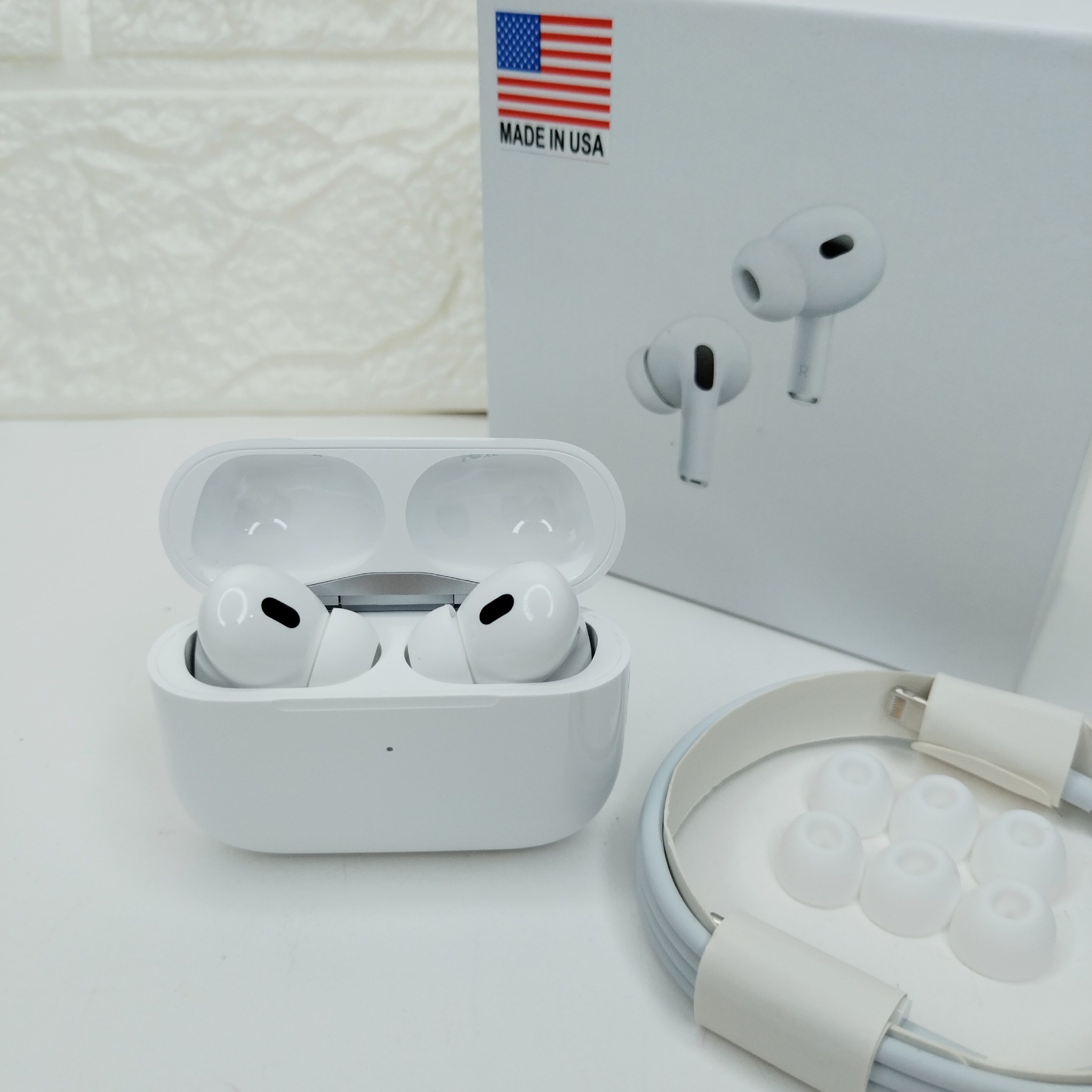 ایرپاد پرو 2 اپل اروجینال ساخته شده در آمریکا دارای اسپیکر کیفیت صدا و بیس عالی Airpodspro2