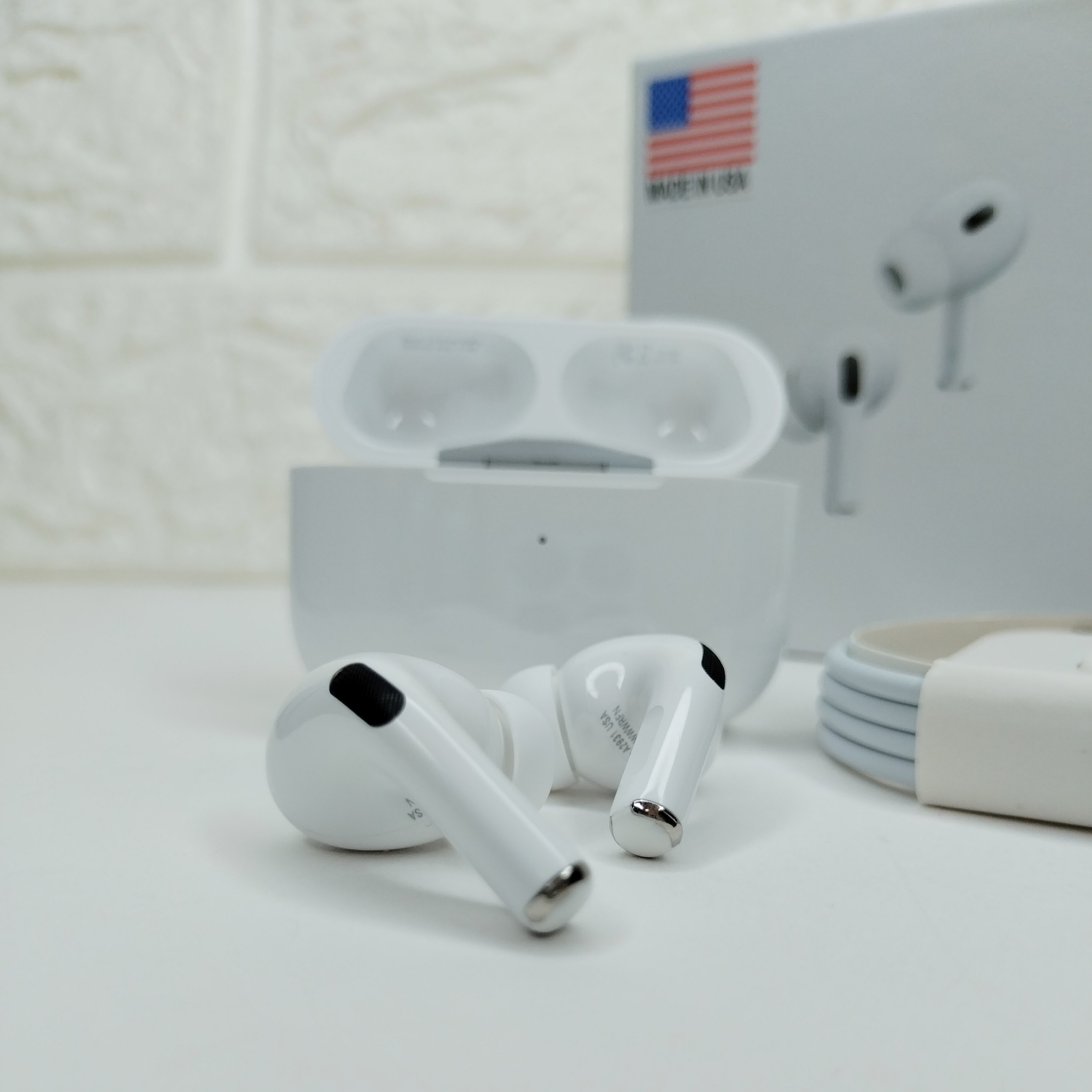 ایرپاد پرو 2 اپل اروجینال ساخته شده در آمریکا دارای اسپیکر کیفیت صدا و بیس عالی Airpodspro2