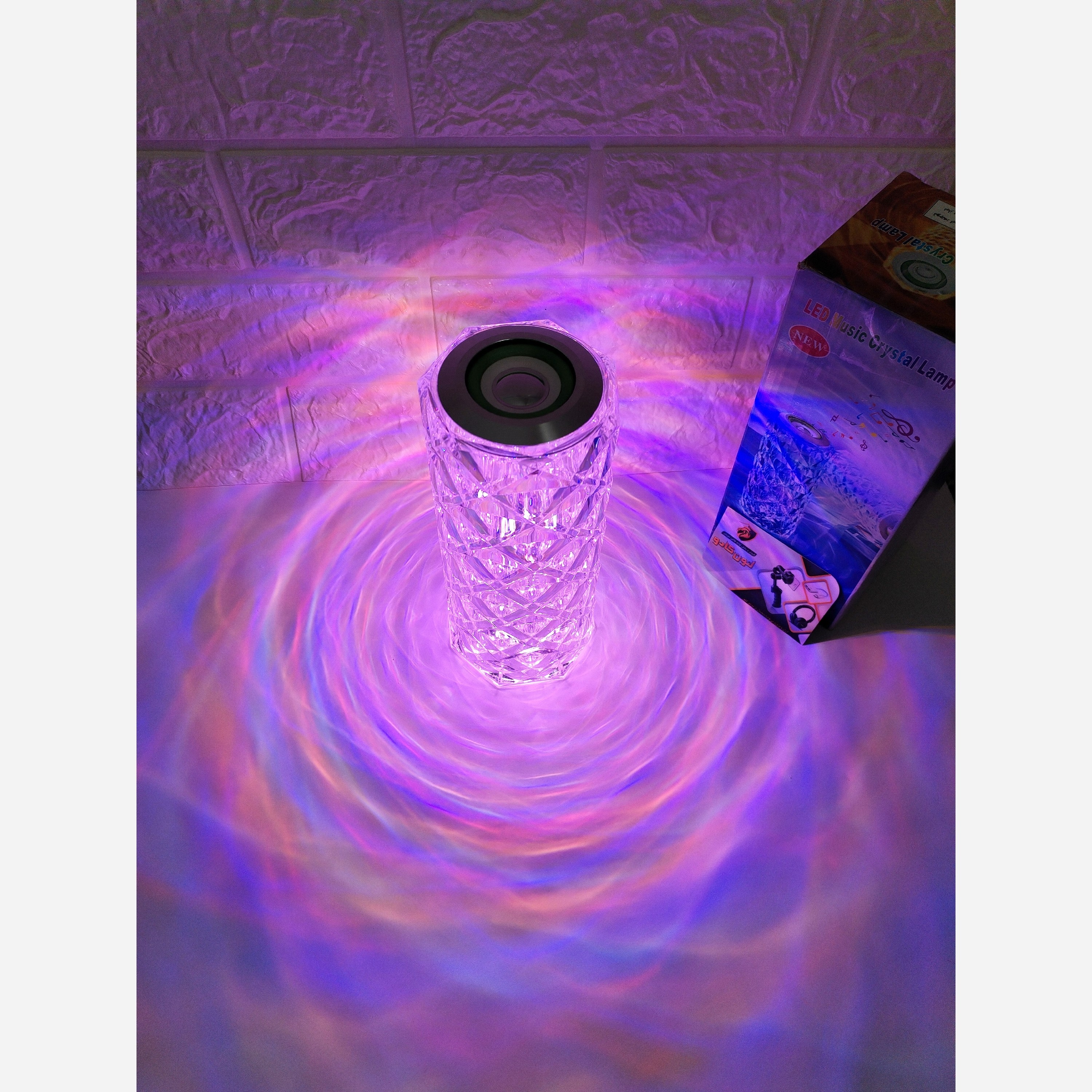 سیستم صوتی خانگی اسپیکر کریستالی طرح RGB ریموت کنترل دار به همراه موزیک داخلی کیفیت عالی